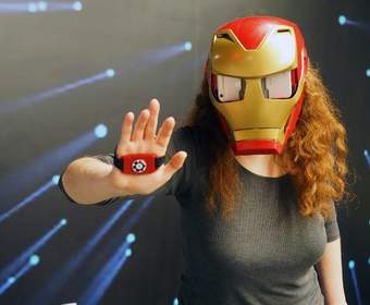 Новый AR-шлем Hasbro помещает вас в броню Железного Человека