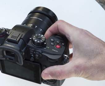 Panasonic GH5s идеально подойдет для любителей снимать видео