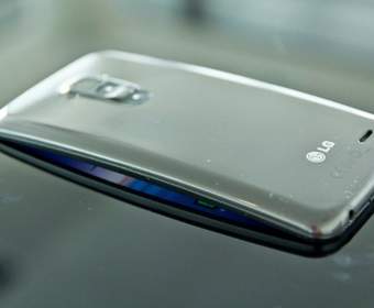 LG запатентовала смартфон с гибким дисплеем