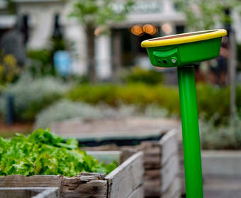 Робот-лейка GardenSpace на солнечных батареях позаботится о саде