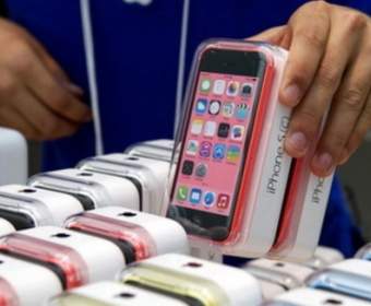 СМИ: Apple готовится выпустить iPhone с изогнутым экраном