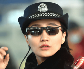 Китайскую железнодорожную полицию вооружили «умными очками»